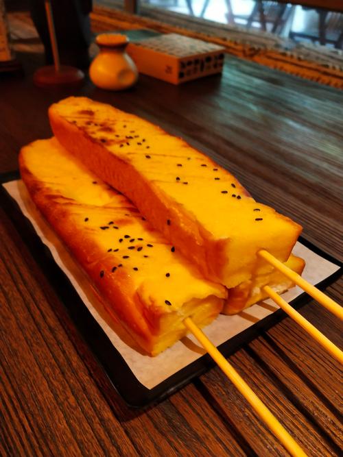 好吃到爆三步搞定蒜香黄油烤面包! 好吃到爆三步搞定蒜香黄油烤面包!